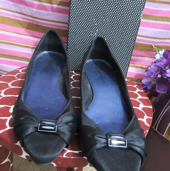 Ladies size 8.5 shoes - Picture 6 of 6